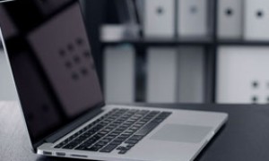 中国双航母夹击关岛，日本沉默了半个月，派出6000吨军舰来台海找面子