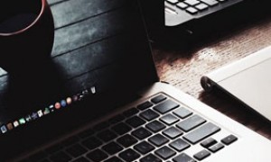 中国双航母夹击关岛，日本沉默了半个月，派出6000吨军舰来台海找面子