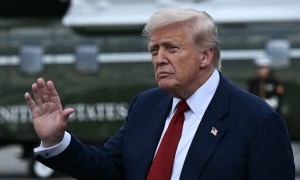 特朗普下令空袭，美军对委内瑞拉船只猛烈攻击，加勒比海局势一触即发